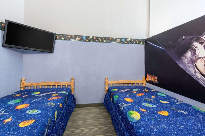 Country Inn & Suites by Radisson Port Canaveral, FL