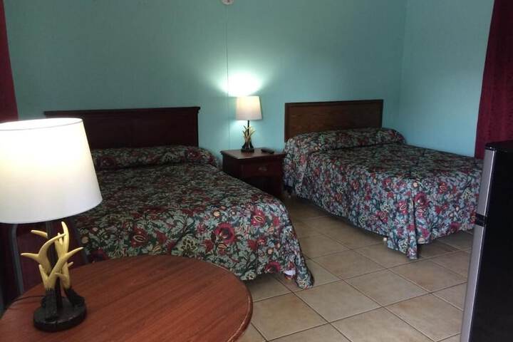 Skylark Motel