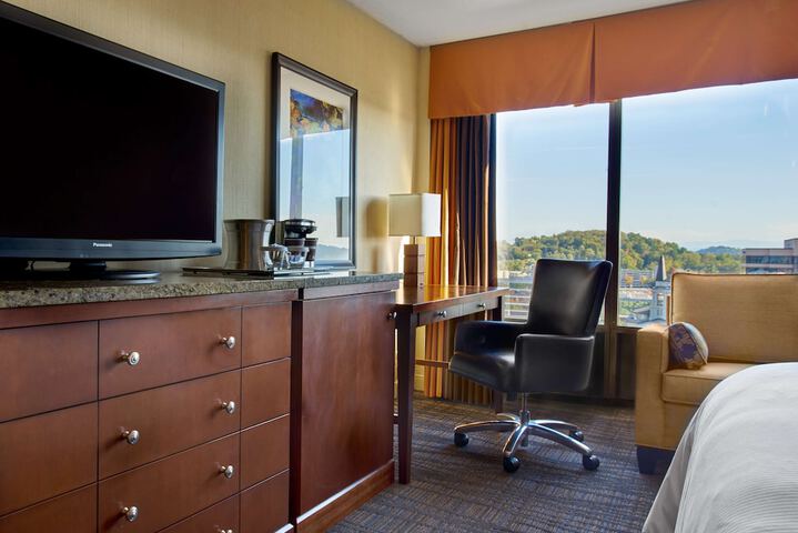 Hilton Knoxville