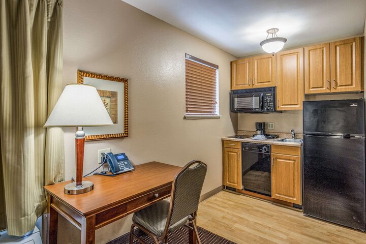 Room 14 of 27