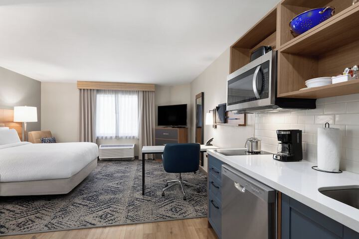 Candlewood Suites Mobile‑Downtown by IHG