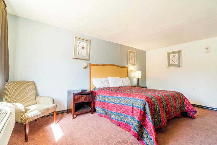 Room 107 of 123