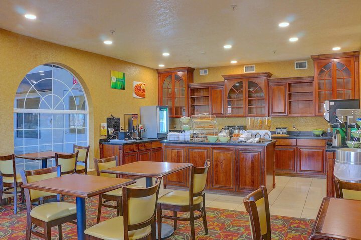 Quality Inn & Suites Roswell North