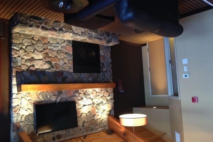 Room 12 of 30