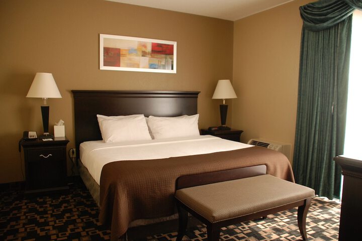 Room 27 of 38