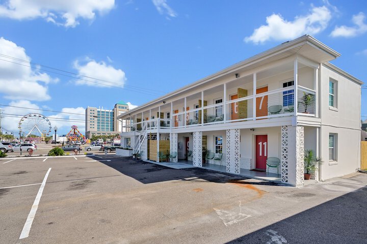 Hotel 6 of 63