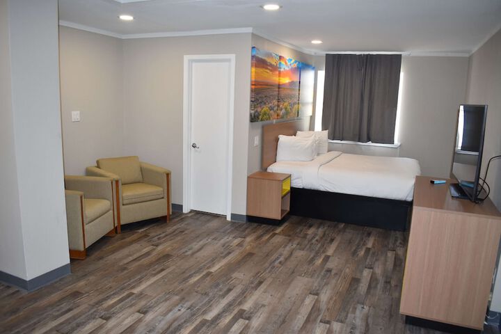 Room 8 of 26