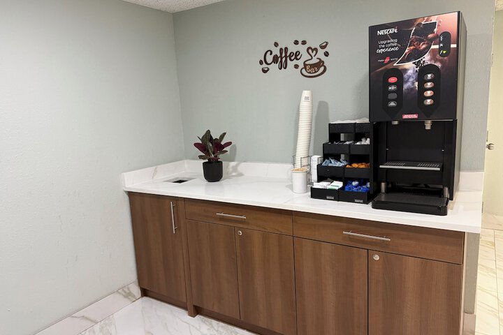 Wingate by Wyndham Livonia