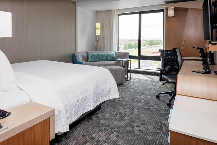 Room 9 of 19