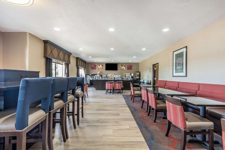 Comfort Suites St. Charles - St Louis