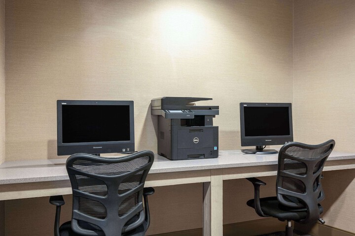 Business Center 39 of 47