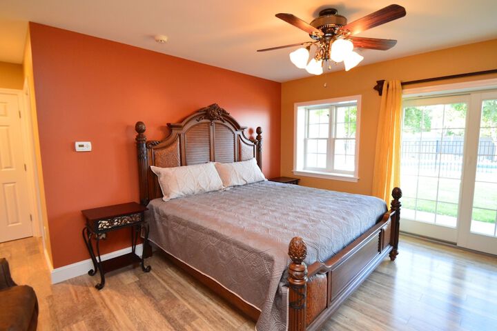 Waters Edge B & B Resort