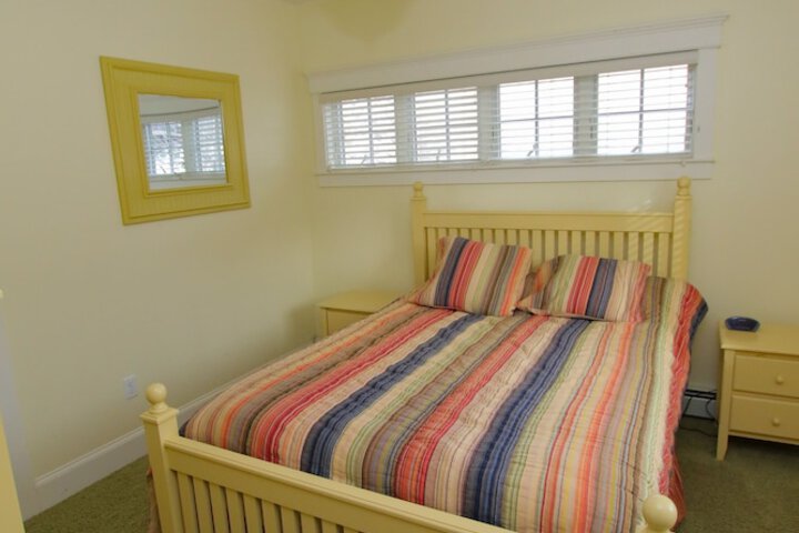 Room 118 of 373