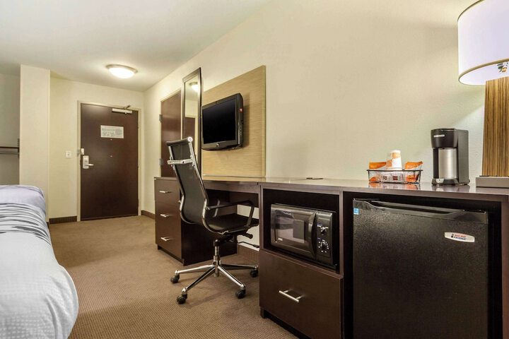 Room 34 of 48