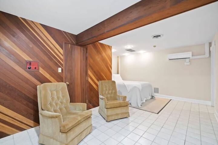 Oak Hill House