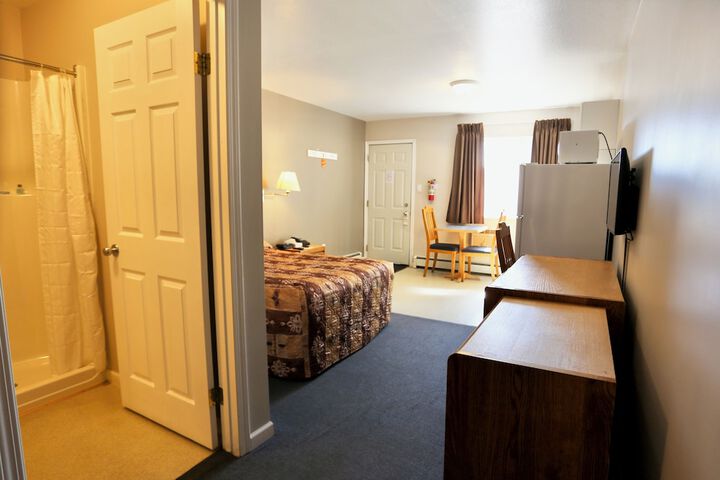 Room 4 of 12