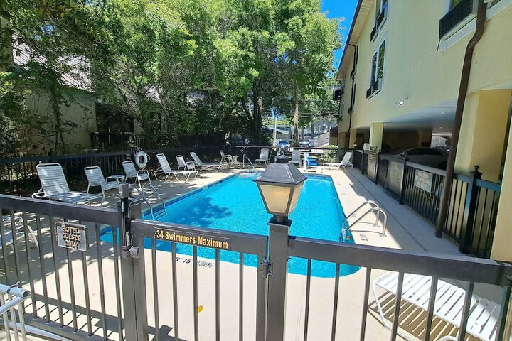 Saint Simons Inn by the Lighthouse