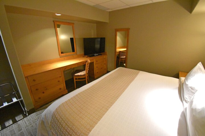 Room 13 of 35