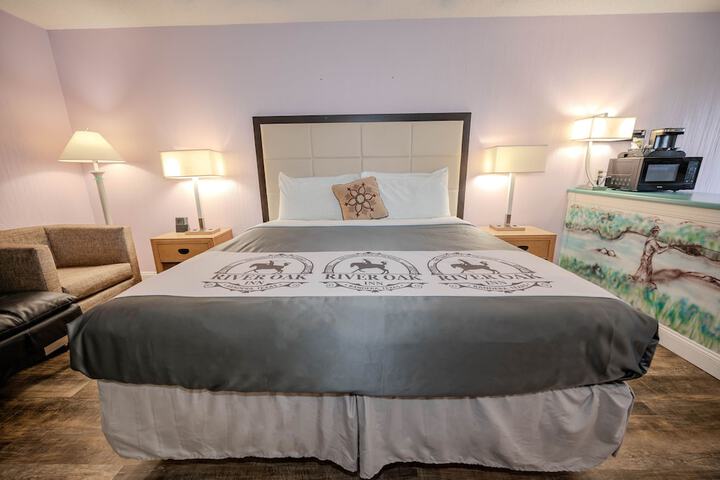 River Oak Inn