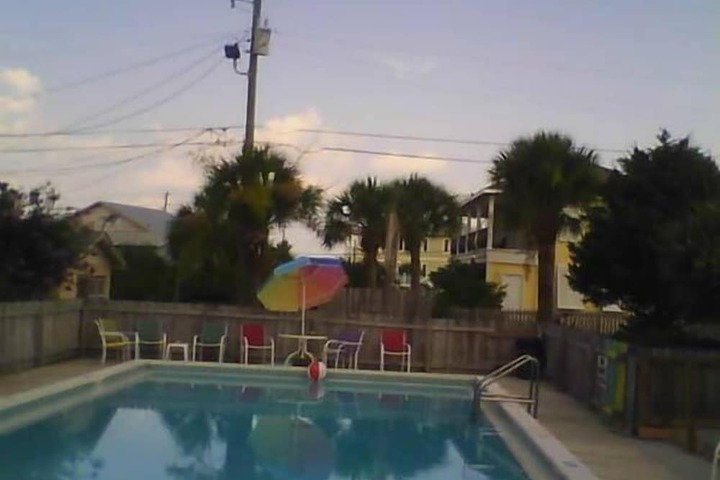 Pool 2 of 6