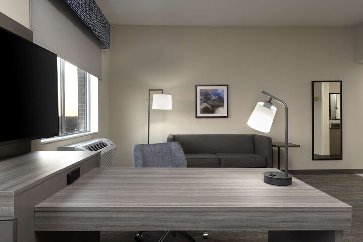 Hampton Inn & Suites St. Charles Old Town Area