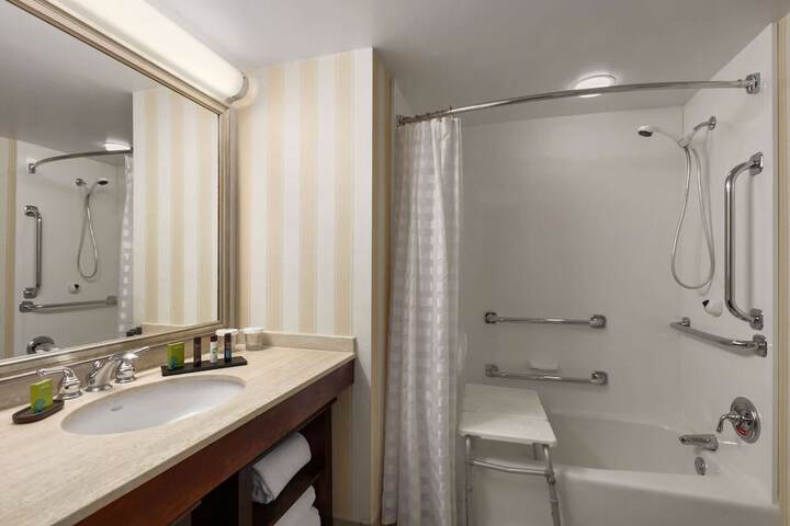 Room 30 of 44
