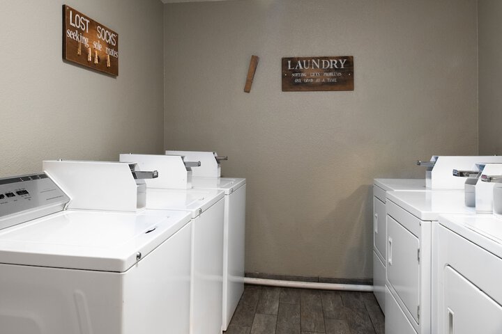 Laundry 33 of 38