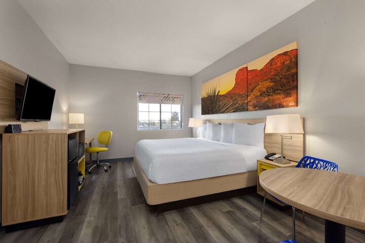 Room 108 of 143