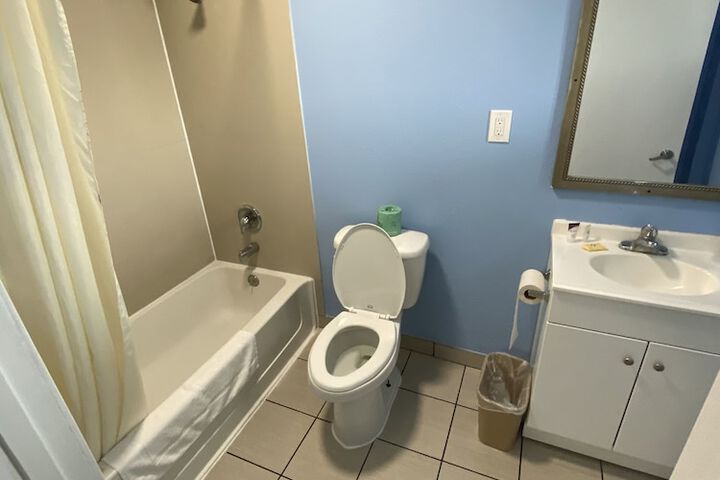Room 52 of 95