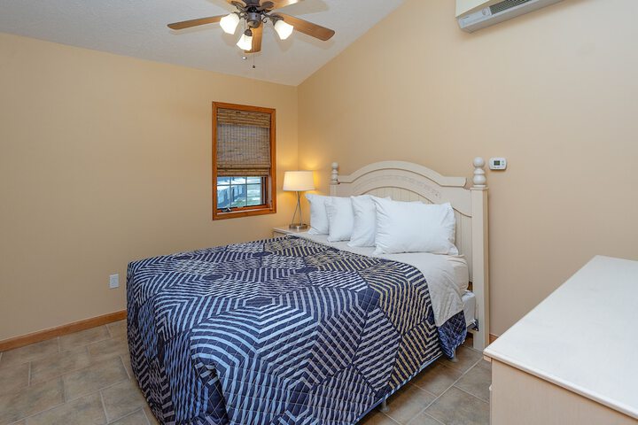Room 103 of 129