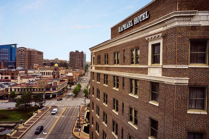 Hotel View 122 of 123