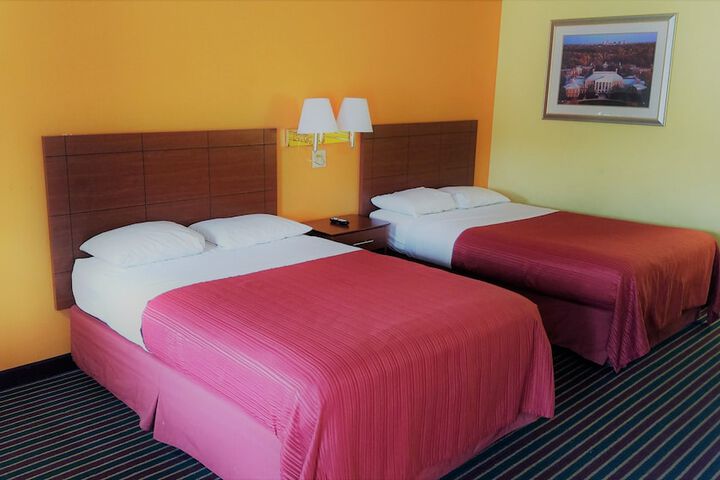 Roadway Inn