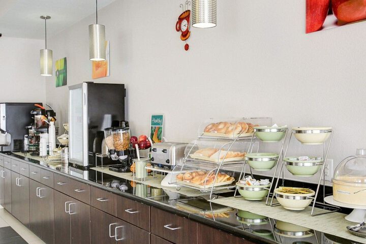 Breakfast/Coffee Service 53 of 58