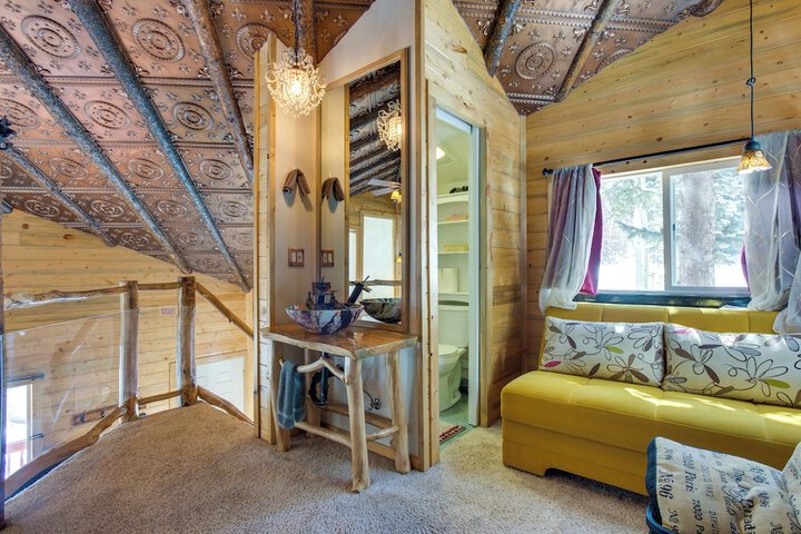 Idaho Springs Cabin w / Hot Tub on Half Acre!