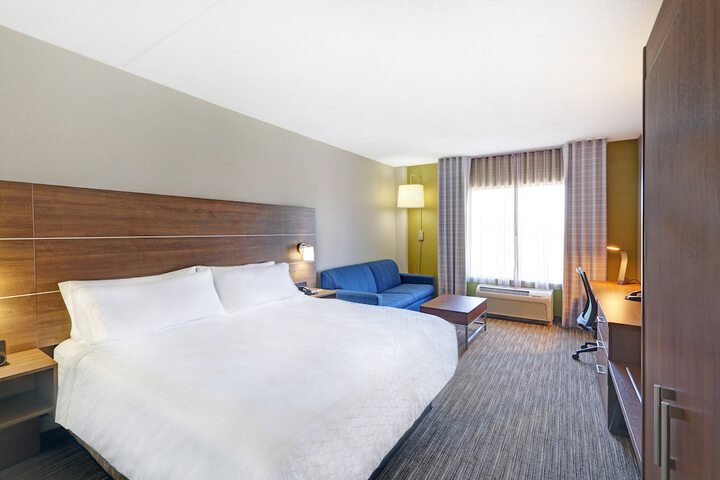 Room 27 of 59