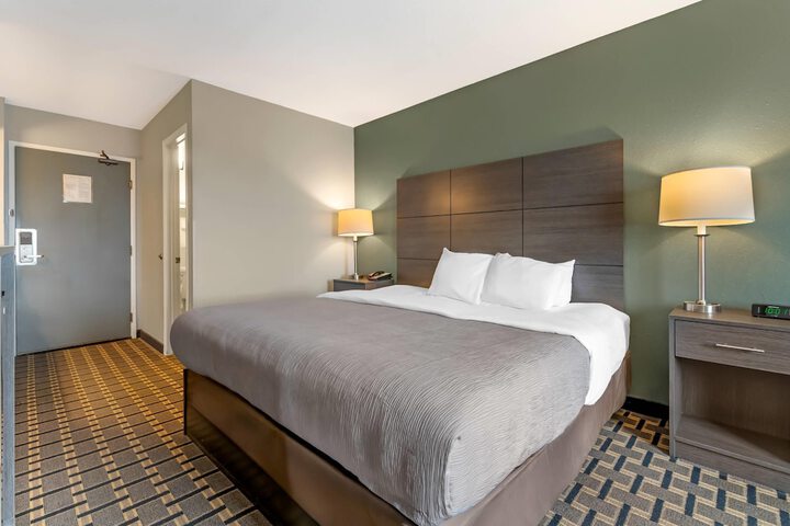 Quality Inn Mauston I-90