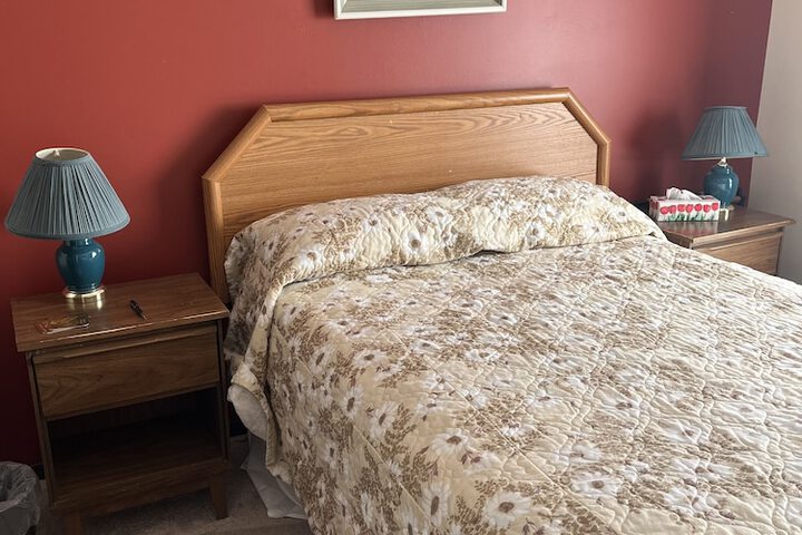 Room 16 of 28