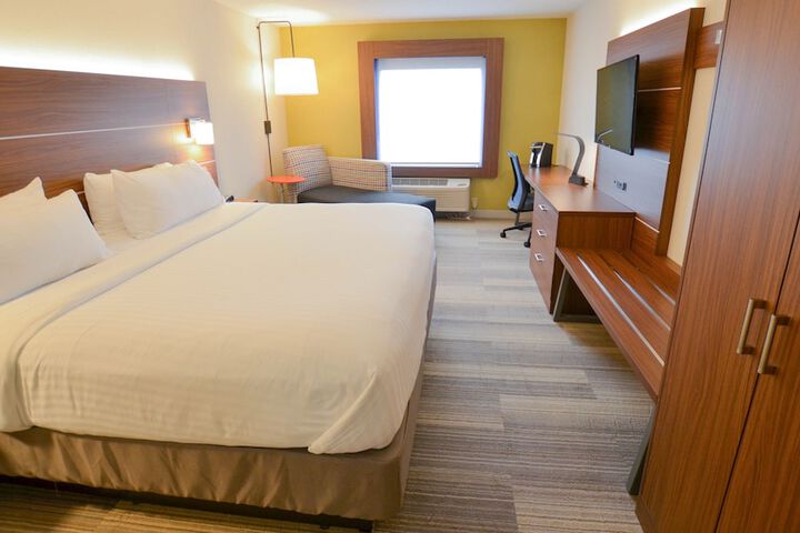 Holiday Inn Express Pittsburgh-Bridgeville by IHG