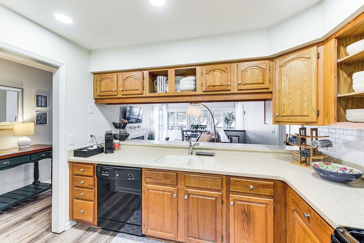 Pinehurst Home: Fire Pit BBQ + Golf Course View!