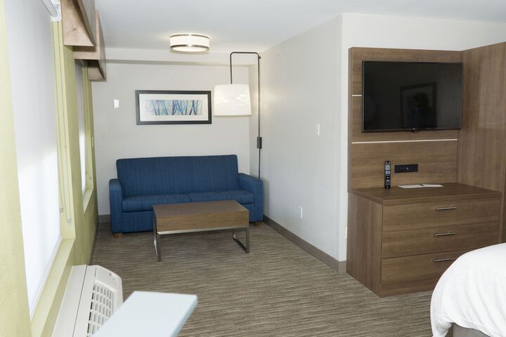 Room 46 of 82