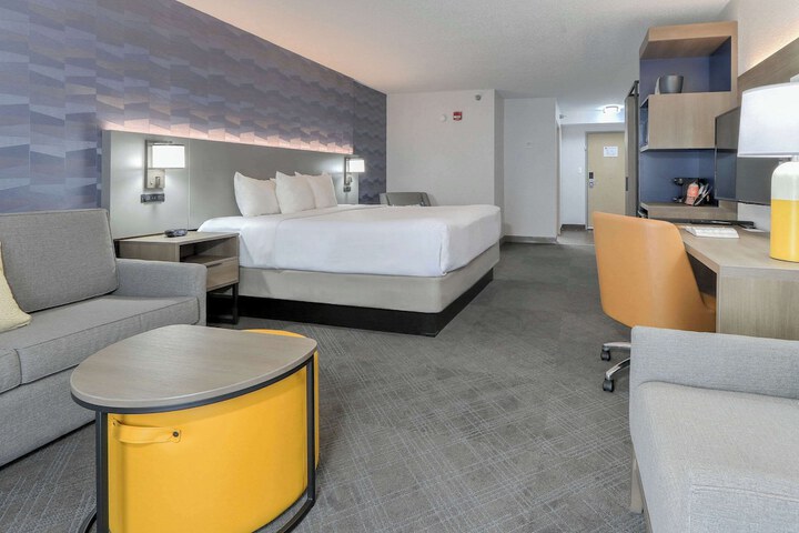 Room 28 of 52