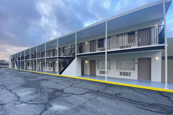 Hotel 4 of 21
