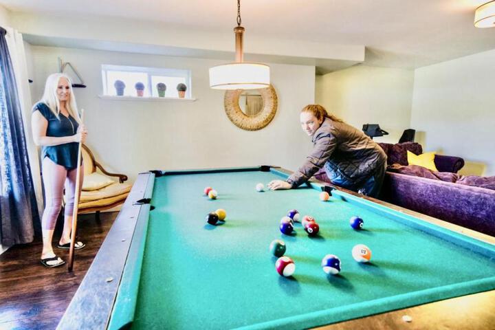Beautiful Country Apartment AC, Pickleball, Billiards, Playground, Gardens