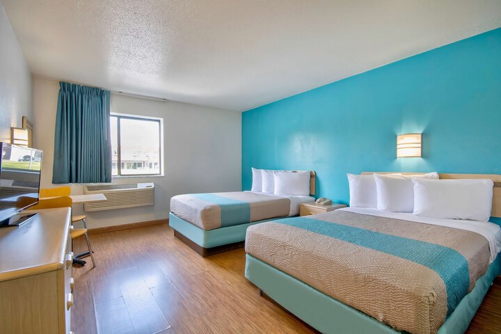 Room 12 of 24