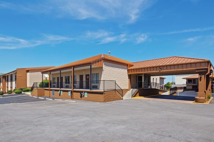 Hotel 5 of 62