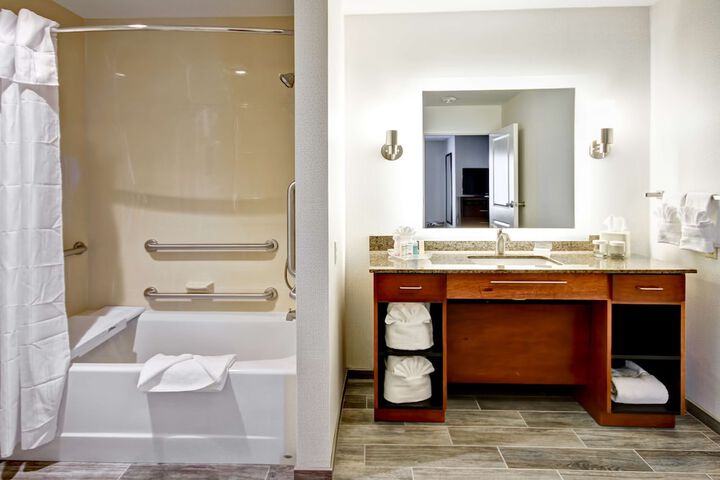 Room 15 of 32