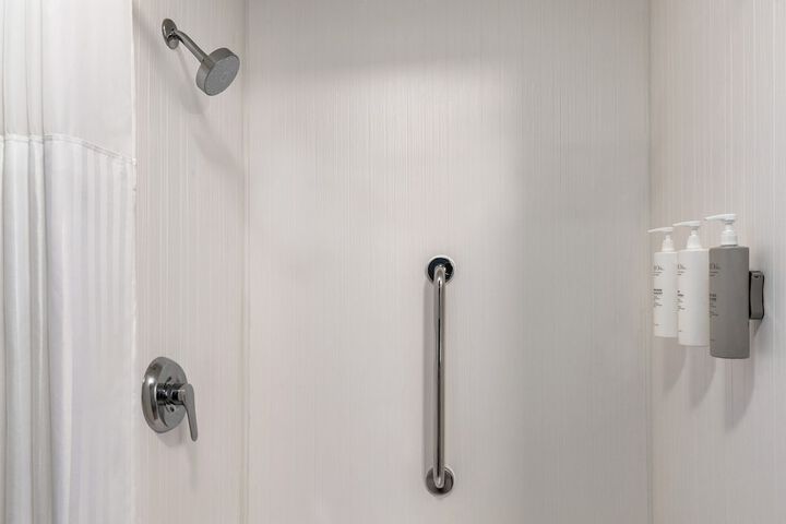 Room 10 of 43