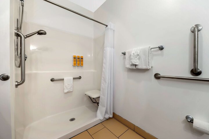 Best Western Plus Covered Bridge Inn
