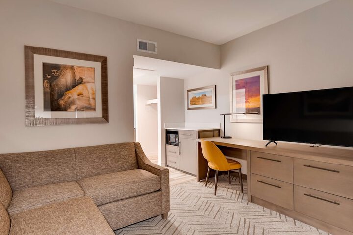 Room 20 of 27