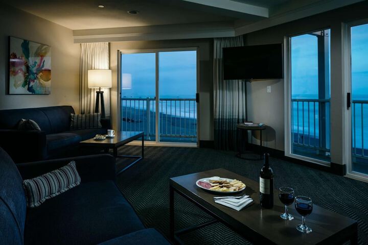 Room 32 of 46